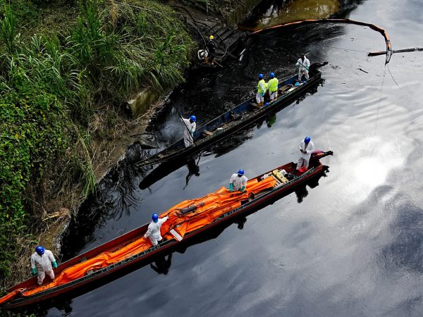 Derrame de petróleo en Ecuador: Una crisis que amenaza salud, agua y economía