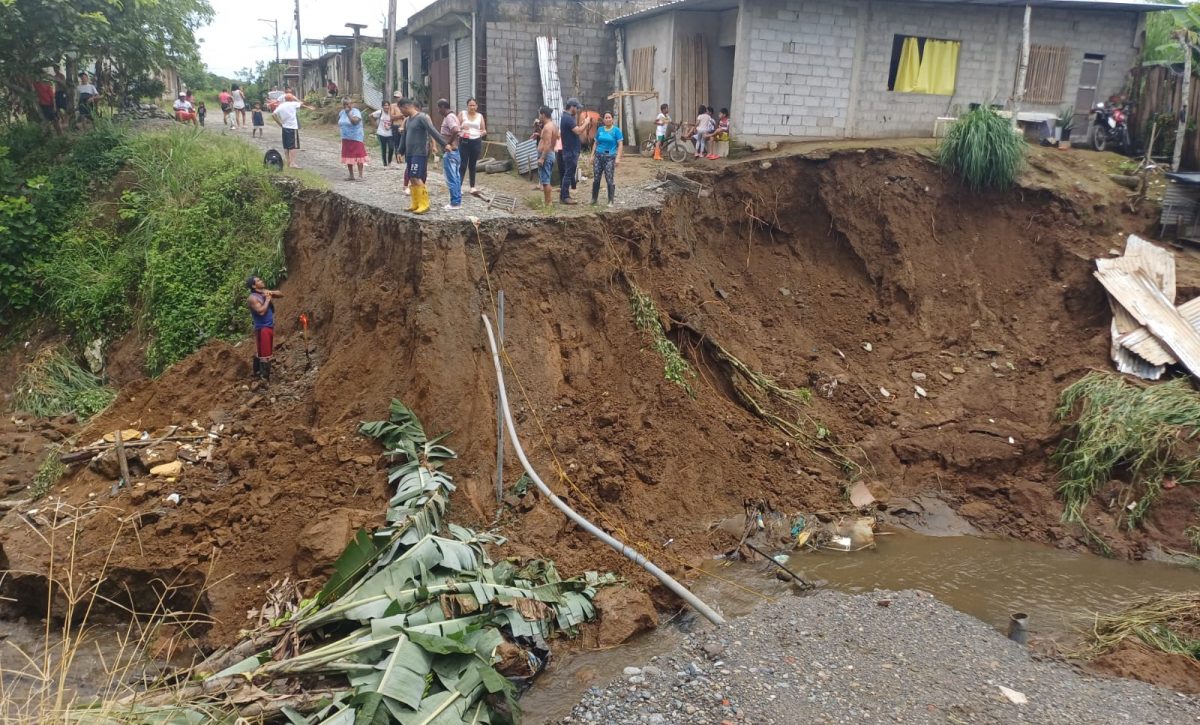 Deslizamientos y apagones golpean a Santo Domingo este domingo