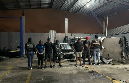 Desmantelan presunto desguazadero de carros en Santo Domingo de los Tsáchilas