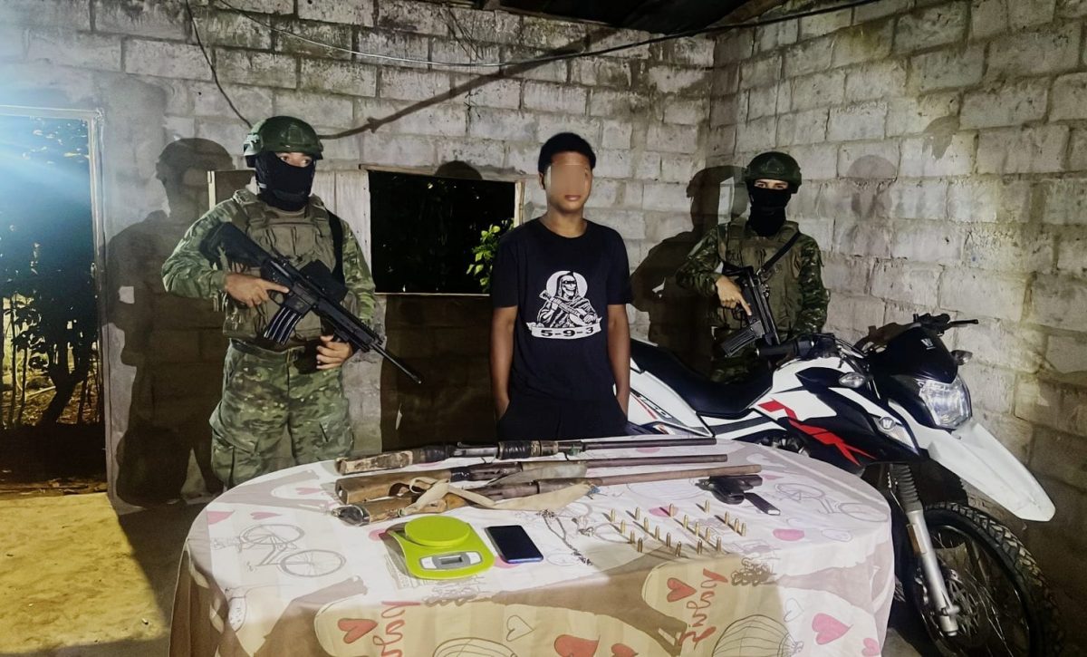 Detenido con arma y municiones en operativo militar en Quinindé, Esmeraldas