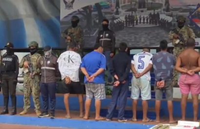 Detienen a 12 integrantes de grupo transnacional delictivo en Guayaquil.