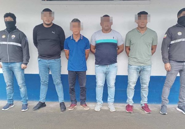Detienen a asaltantes de carreteras en Santo Domingo de los Tsáchilas serían miembros de 'Los Lobos', según la Policía