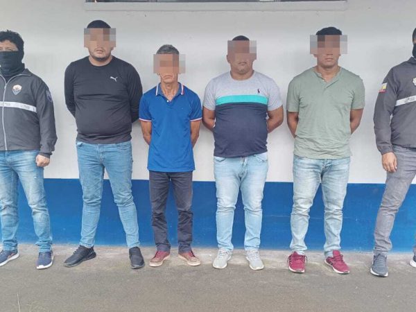 Detienen a asaltantes de carreteras en Santo Domingo de los Tsáchilas serían miembros de 'Los Lobos', según la Policía