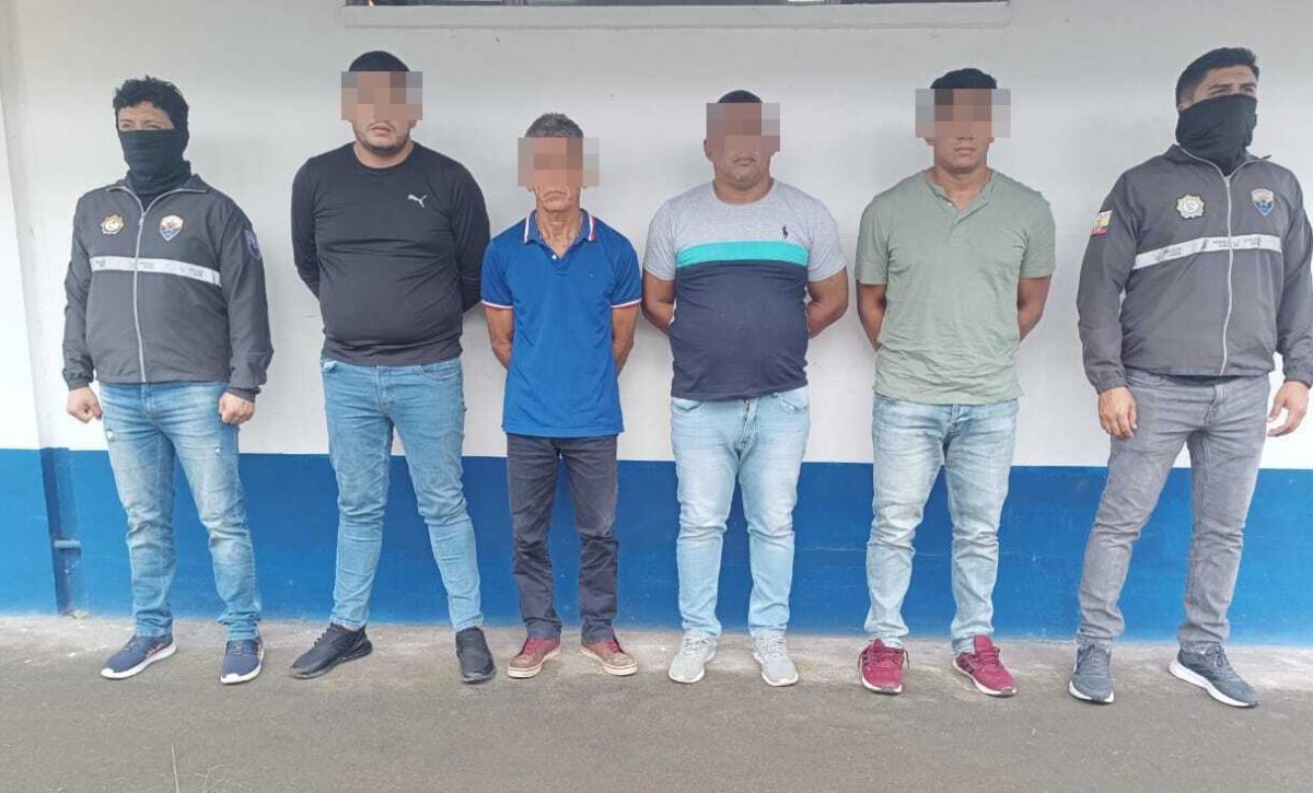Detienen a asaltantes de carreteras en Santo Domingo de los Tsáchilas serían miembros de 'Los Lobos', según la Policía