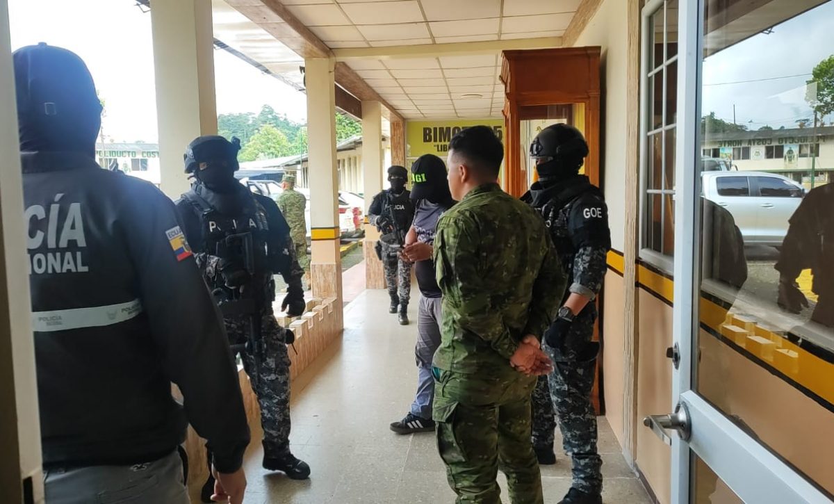 Detienen a militar en servicio activo por extorsión a familiar de reo en Santo Domingo
