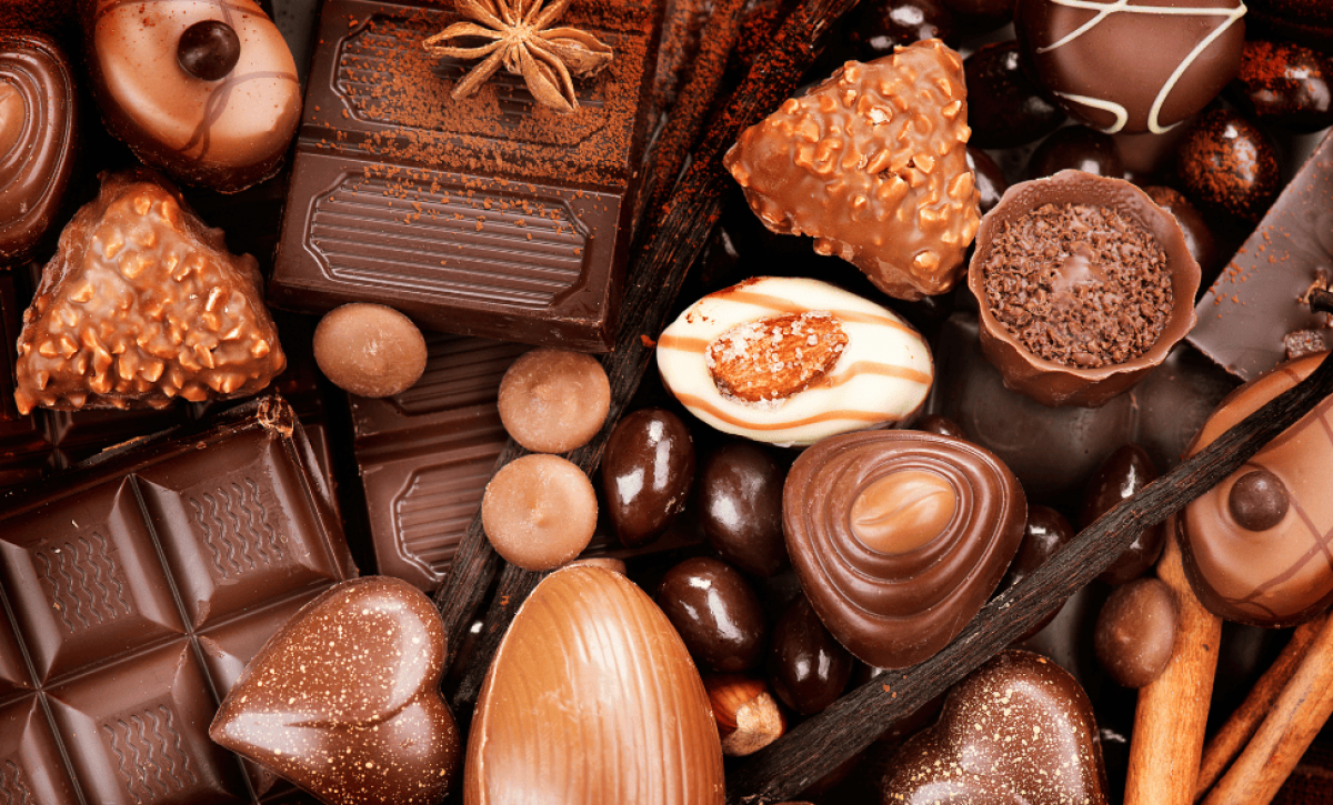 El chocolate se elabora a partir de las semillas de cacao.