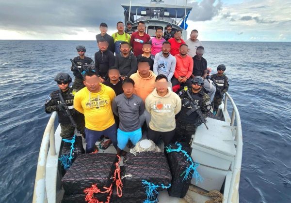 Diez ecuatorianos capturados en El Salvador en decomiso de toneladas de cocaína