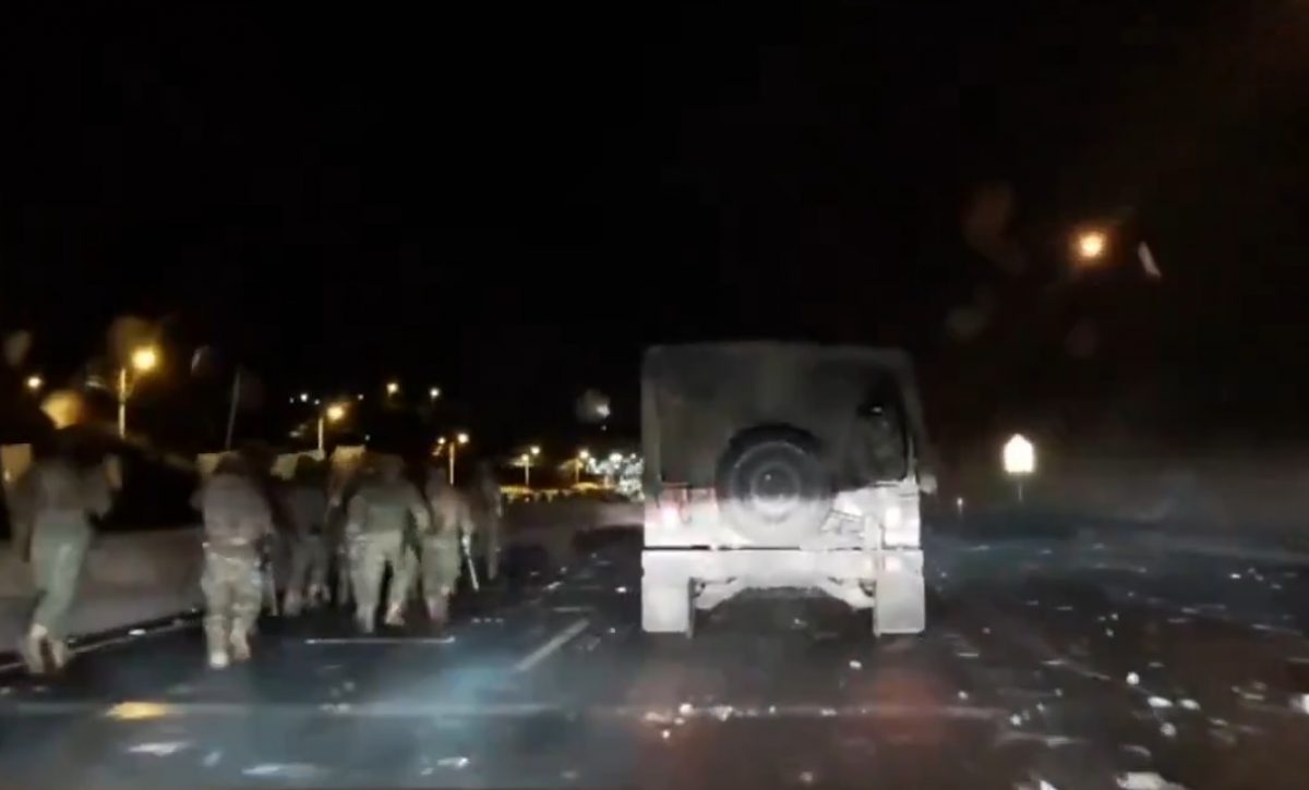 Diplomática europea lamenta fallecimiento de manifestante y exige liberación inmediata de militares retenidos en Ecuador
