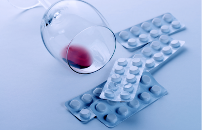 Alcohol y medicamentos: un peligroso vínculo que puede afectar tu salud