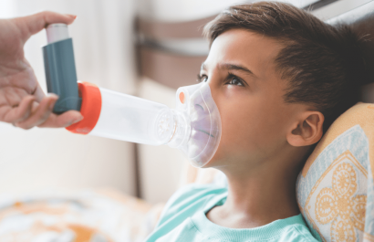 Comer muchos ultraprocesados multiplica por cuatro el riesgo de asma infantil