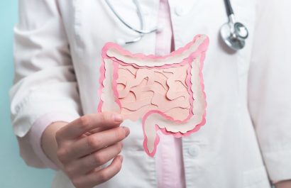 Cinco hábitos que podrían reducir a la mitad tu riesgo de diverticulitis, una enfermedad intestinal