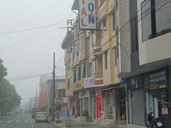 Disparos, pasamontañas y pánico así fue el violento ingreso a un hostal en Santo Domingo