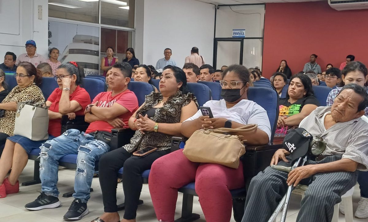 Disputa por reubicación de comerciantes en Santo Domingo llega al Concejo Municipal