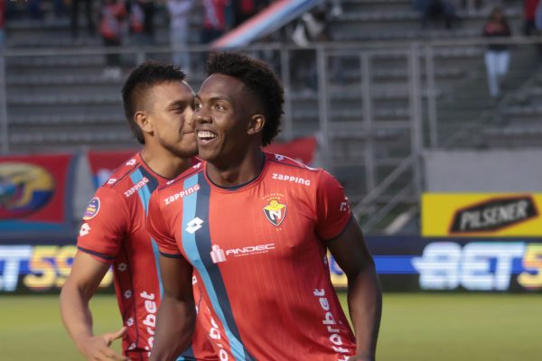 Djorkaeff Reasco reveló que Joao Quiñónez le partió una muela en la falta que generó expulsión para el defensa de Emelec