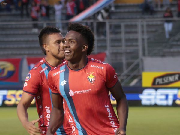 Djorkaeff Reasco reveló que Joao Quiñónez le partió una muela en la falta que generó expulsión para el defensa de Emelec