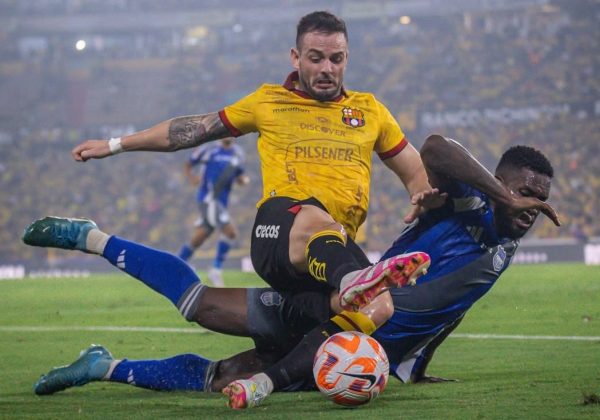 Doblete de Rivero en el Clásico del Astillero lo consagra como jugador de la fecha