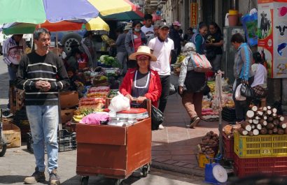 Doce de los principales sectores económicos presentan un aumento en sus ventas, de acuerdo al SRI. (API).