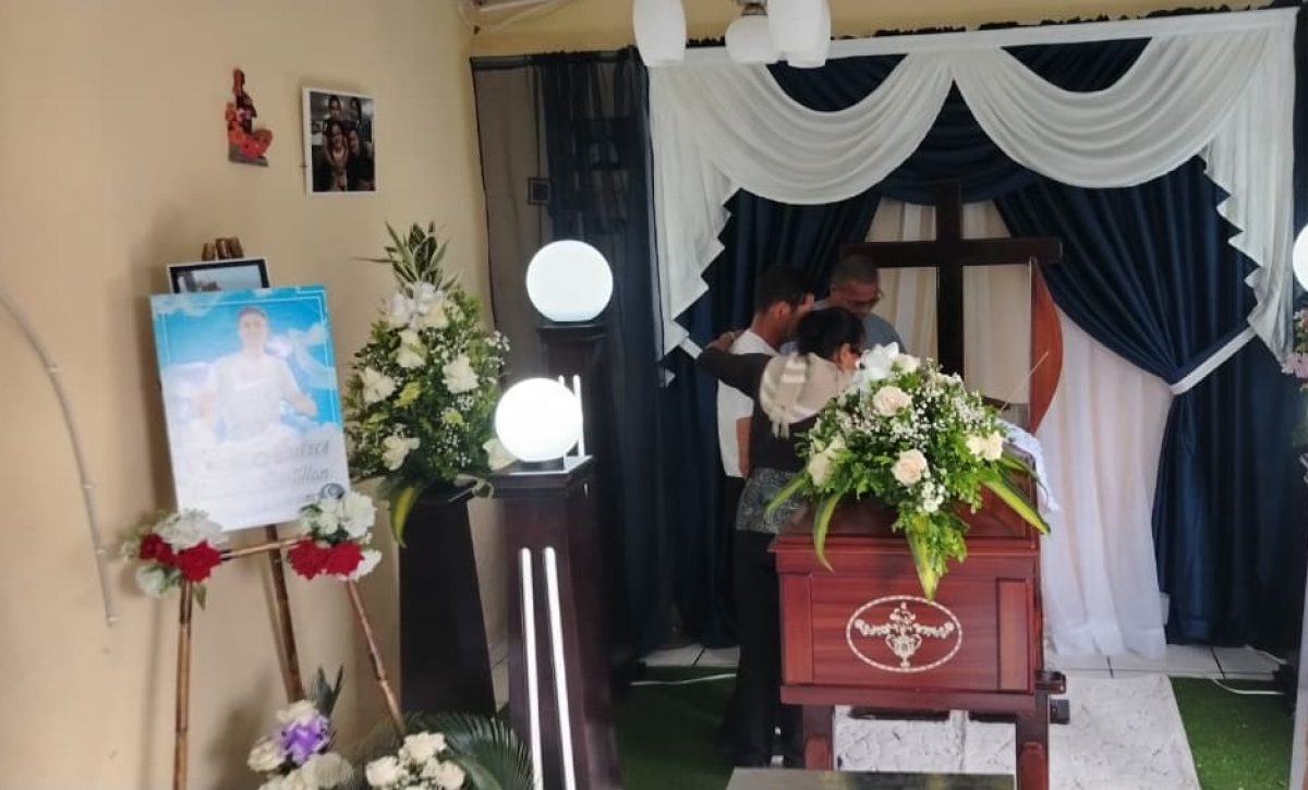 Dolor en Santo Domingo joven murió tras un accidente y su novia aún lucha por su vida