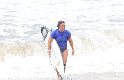 Dominic Barona compite en el ISA World Surfing Games 2025.