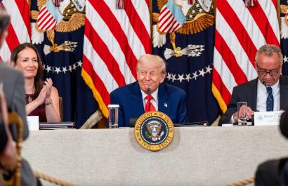 Donald Trump aborda el aumento de diagnósticos de autismo en Estados Unidos y dice que debe ser algo del exterior
