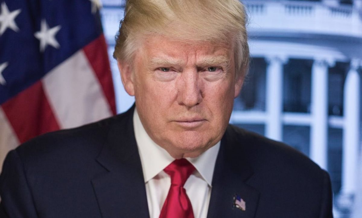 Donald Trump descarta tercer mandato y genera controversia