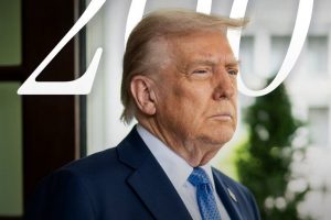 Donald Trump elimina programas de becas para universidades hispanas.