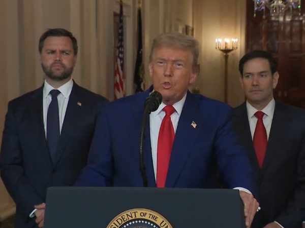 El presidente estadounidense, Donald Trump, ha abogado este domingo por un "cambio de régimen" en Irán