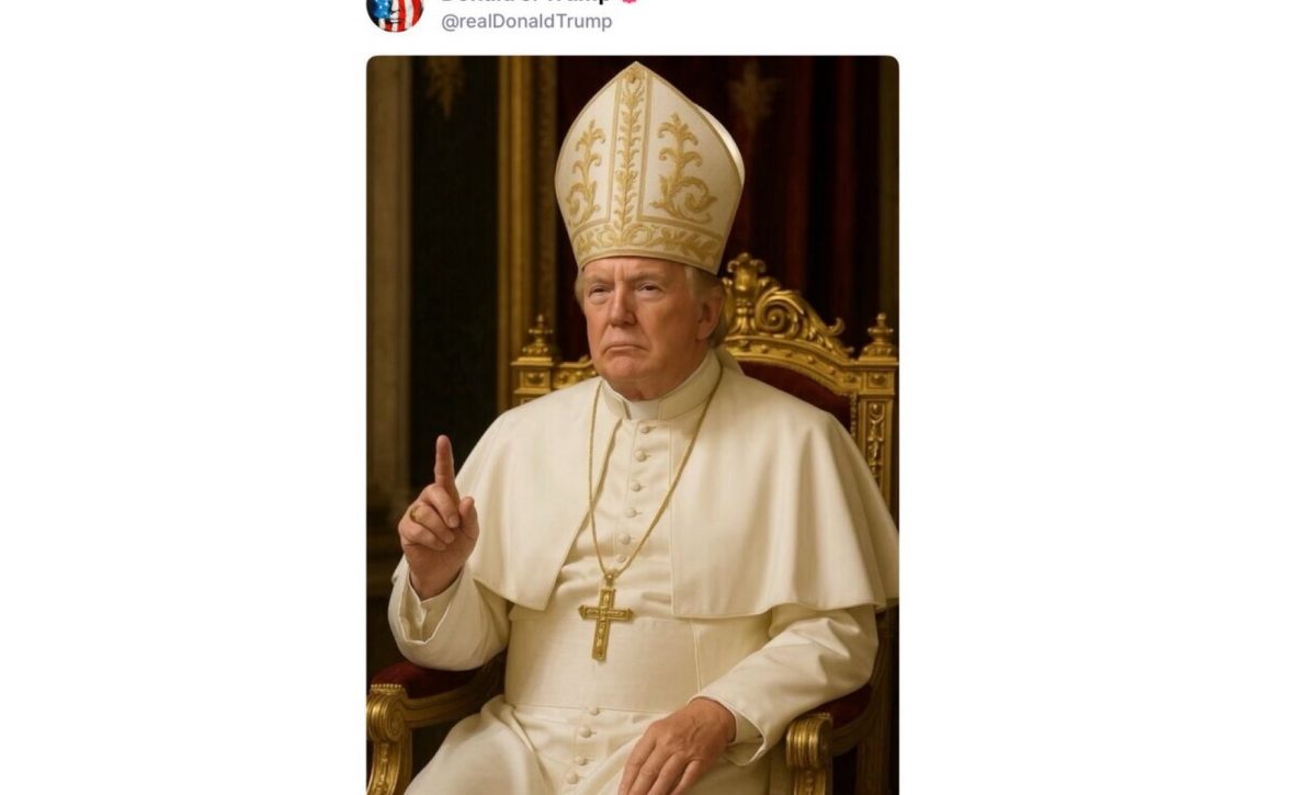 Donald Trump publica una imagen disfrazado de papa tras bromear con asumir el cargo