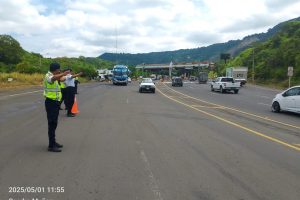 ¿Dónde está la plata Peaje Portoviejo-Montecristi recauda millones, pero la vía no mejora
