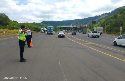 ¿Dónde está la plata Peaje Portoviejo-Montecristi recauda millones, pero la vía no mejora