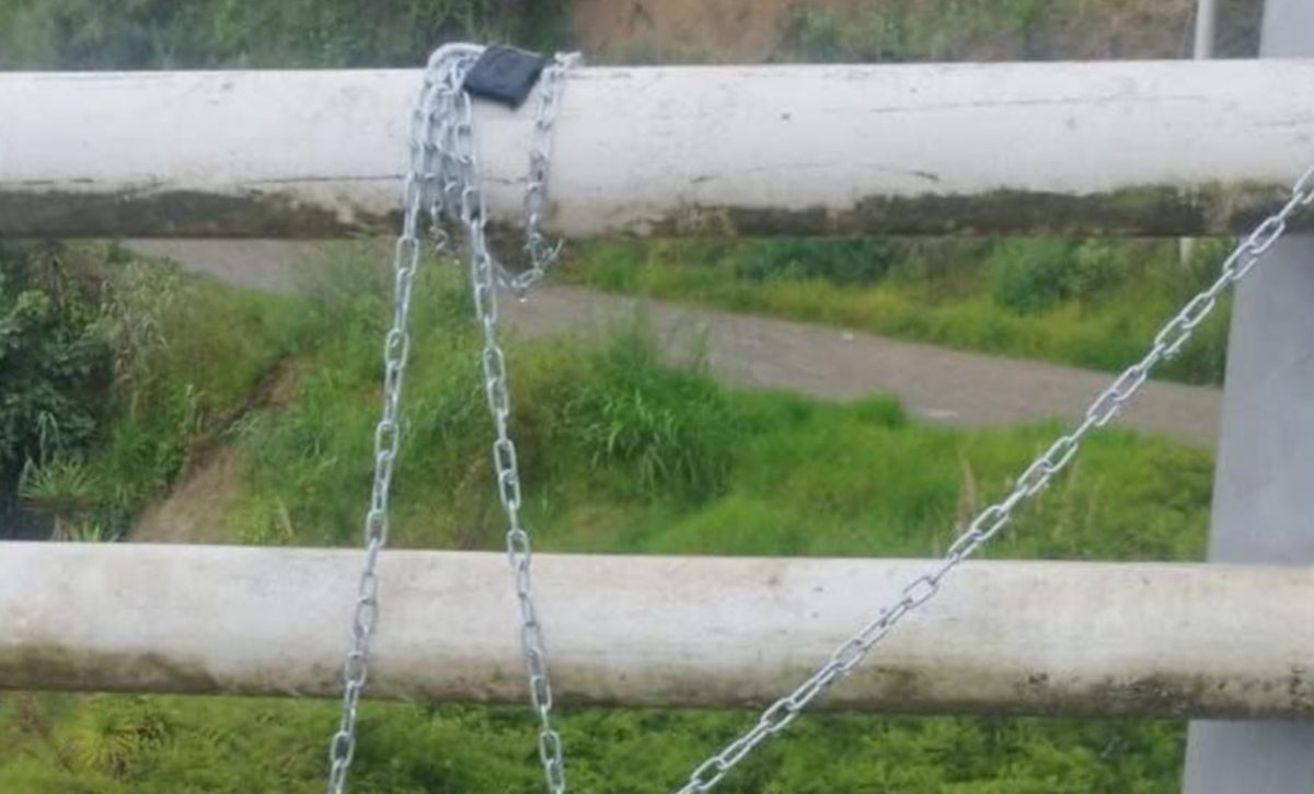 Dos cadáveres fueron encontrados en vía Loja-Cuenca, la Policía Nacional investiga este hecho violento que causa consternación. (Redes sociales).