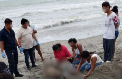Dos estudiantes de colegio aparecieron enterrados en una playa del cantón Pedernales, provincia de Manabí.