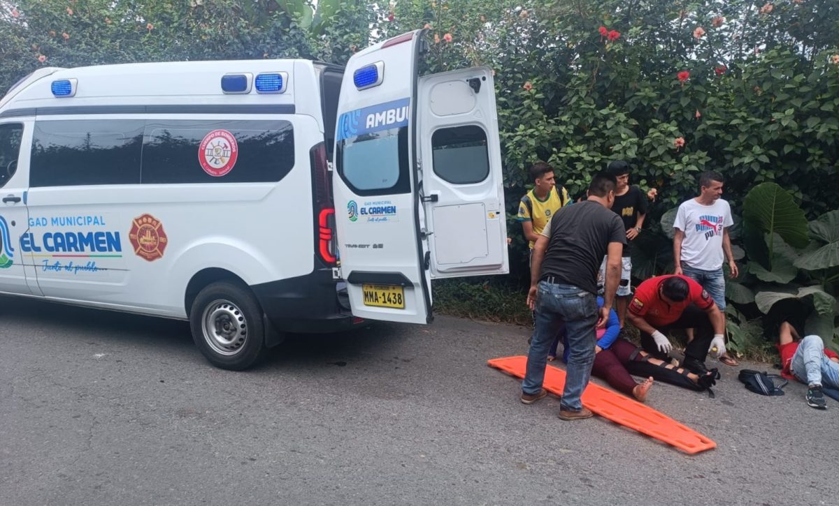 Dos heridos en accidente múltiple en la vía La Esperanza, El Carmen