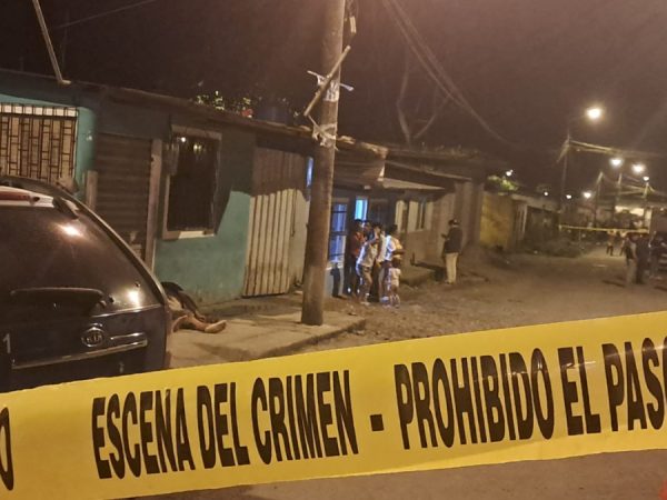 Dos hombres fueron asesinados a balazos en el barrio 9 de Mayo, en Santo Domingo. (El Diario)