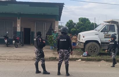 Dos niños de dos y siete años, junto con un adolescente de 17 años, resultaron baleados durante un ataque armado,