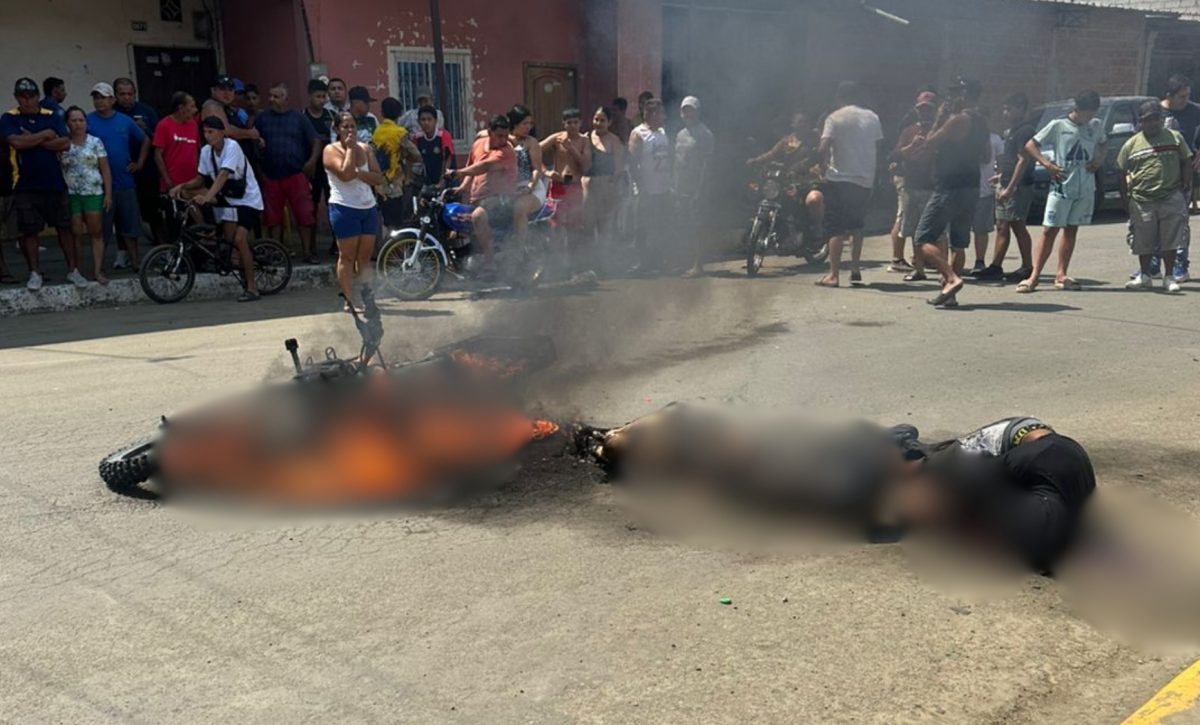 Dos presuntos sicarios murieron quemados en Santa Ana, Manabí