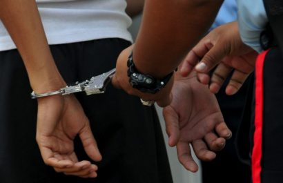 Dos sospechosos detenidos por estafa con seguros médicos en Quevedo, provincia de Los Ríos