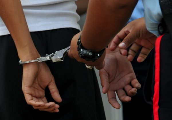 Dos sospechosos detenidos por estafa con seguros médicos en Quevedo, provincia de Los Ríos