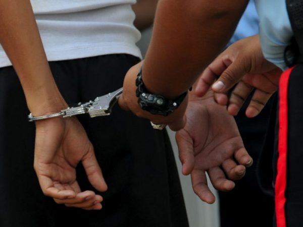 Dos sospechosos detenidos por estafa con seguros médicos en Quevedo, provincia de Los Ríos