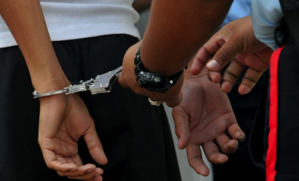 Dos sospechosos detenidos por estafa con seguros médicos en Quevedo, provincia de Los Ríos