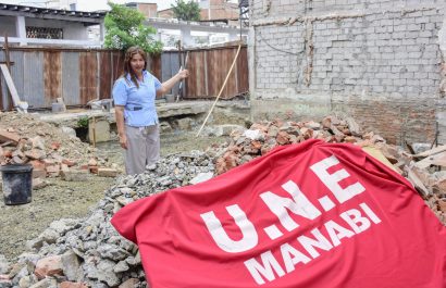 Kemy Loor, presidenta de la UNE Manabí, anunció que el nuevo edificio tendrá las mismas dimensiones que la anterior infraestructura.