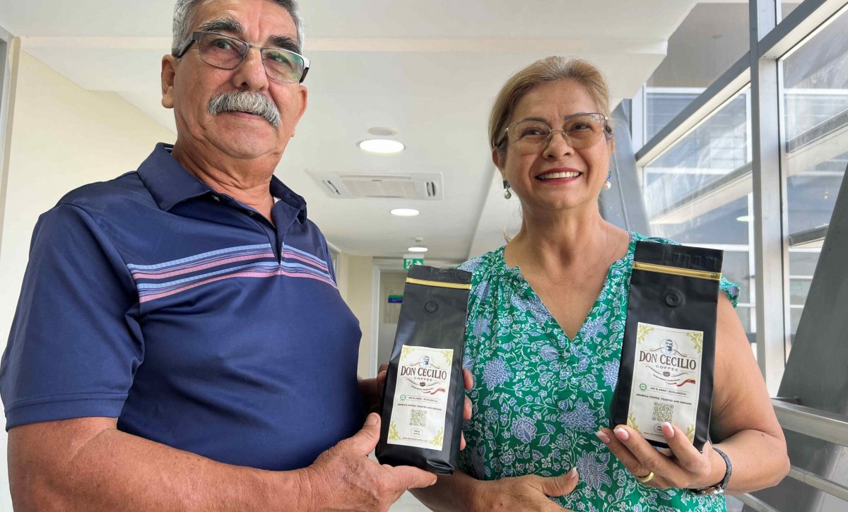 Los esposos Cecilio Peralta y María Auxiliadora Bravo, participarán por primera vez en una feria internacional.