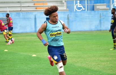 Érick Mendoza, delantero de Delfín.