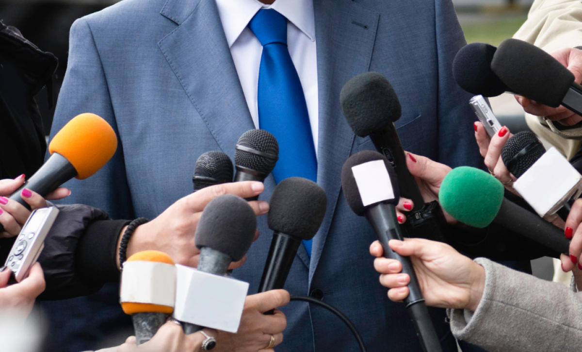 Economistas instan a Gobiernos a invertir en modelos sostenibles que protejan a medios de comunicación en la era de la IA