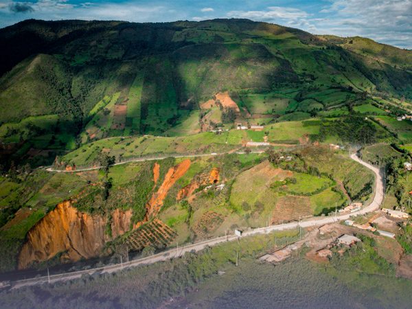 Ecuador adjudica contrato de $44,2 millones para rehabilitar vía Balbanera-Pallatanga-Cumandá