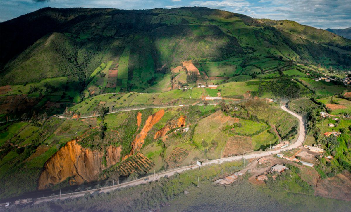 Ecuador adjudica contrato de $44,2 millones para rehabilitar vía Balbanera-Pallatanga-Cumandá