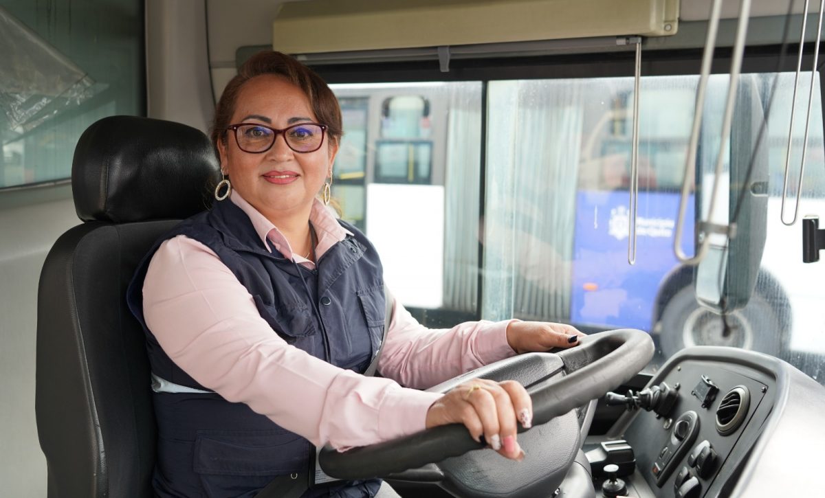 Ecuador celebra el rol de la mujer en el transporte con encuentro histórico