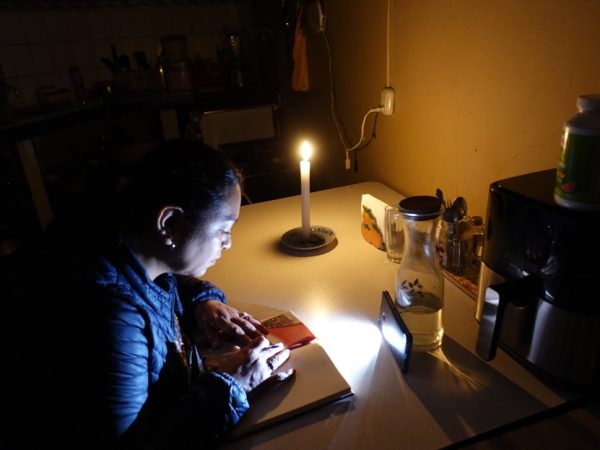 Ecuador enfrentó apagones que causaron millonarias pérdidas económicas. Foto: API