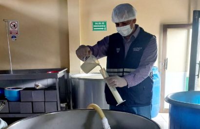 Ecuador exporta 19 mil litros de leche a El Salvador, este lote saldrá este miércoles desde un puerto de Guayaquil. (Agrocalidad).