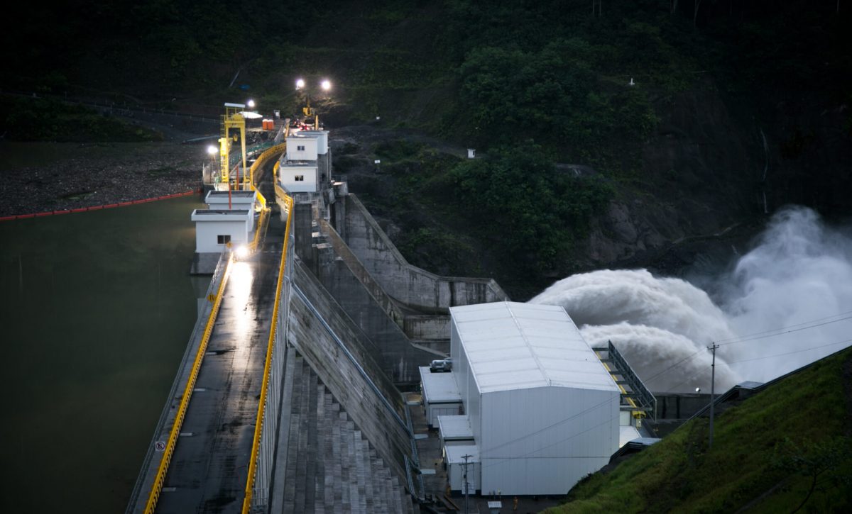 Ecuador exporta excedentes hidroeléctricos a Colombia tras recuperación de Coca Codo Sinclair